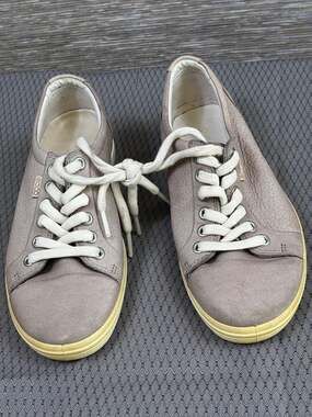 Ecco Shoes Womens Size 5 Beige Leather Lace Up Comfort Sneakers EU36 Walking
